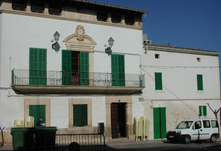 FACHADA DEL AYUNTAMIENTO DE BUGER