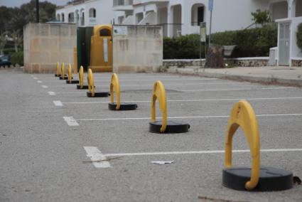 La veintena de estacionamientos motivo de discrepancia están situados alrededor del conjunto de apartamentos.