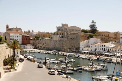 Imagen de archivo del puerto de Ciutadella.