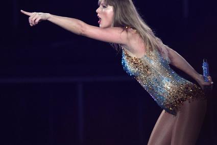 Un Flipper Zero para controlar las pulseras LED de los conciertos de Taylor Swift