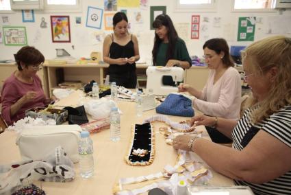 Una vintena de dones de diversos pobles de l’Illa han participat en aquest taller