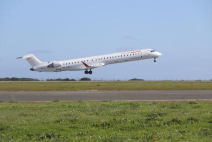 La aerolínea Air Nostrum es la que opera actualmente la ruta de la OSP con Madrid.