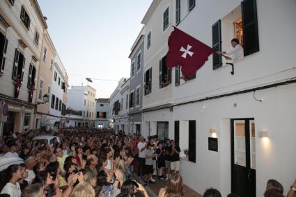 Imatge d’aquest dilluns vespre al carrer Sant Isidre, a cal caixer casat d’enguany