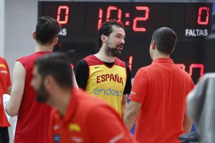 Llull, durante el entrenamiento de ayer con la selección.