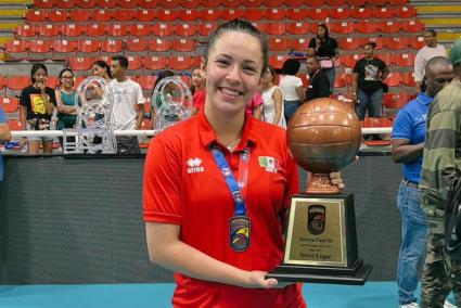 Imagen de la nueva adquisición del Avarca de Menorca, la mexicana, Grecia Castro, en Santo Domingo tras lograr su último trofeo internacional con la selección de México.