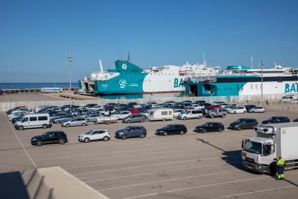 El hombre fue detenido en el puerto de Ciutadella a su llegada con el mismo automóvil.