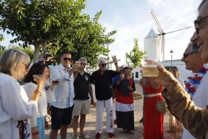 Els comensals van festejar la celebració del Dia Nacional de França.