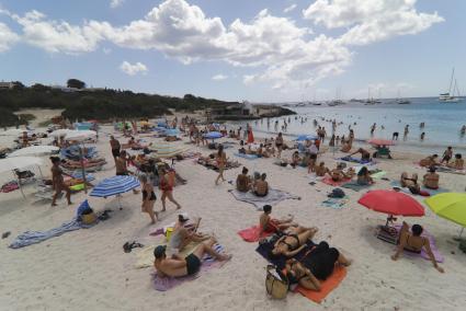 Playas como la de Binibèquer, en Sant Lluís, perderán arena en los próximos años. Foto: GEMMA ANDREU