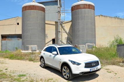 Infiniti QX70S