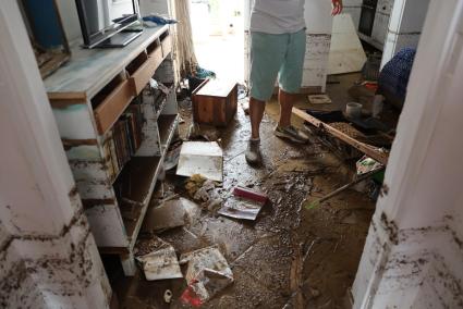 El interior de una de las casas de Es Mercadal, completamente lleno de barro.