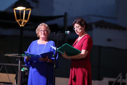 Ángela Navarro Merchán y Joana Camps Payeras fueron las encargadas de leer el pregón