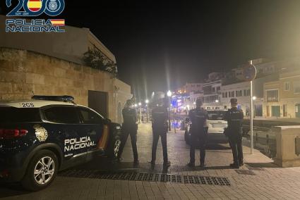 La agresión se inició en la zona de ocio del puerto de Ciutadella.