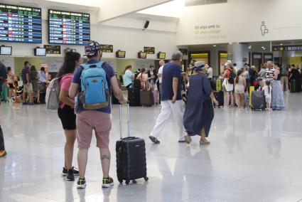 La programación de las compañías aéreas señala a un aumento de visitantes respecto a la recta final de la temporada de 2023. 