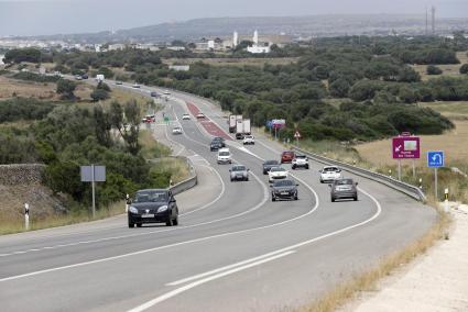 Según los datos del Consell sobre la intensidad media diaria de las carreteras (IMD), la Me-1 registra una mayor circulación de vehículos en la zona de Ciutadella, muy superior a los coches que pasan por la entrada de Maó.