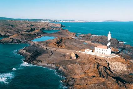 Imagen aérea de la zona del faro de Favàritx, que solo se puede grabar con un dron con autorización previa.