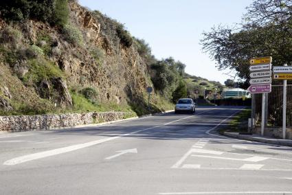 Imagen del tramo inicial de la carretera de La Mola.