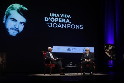 Josep Maria Quintana i Joan Pons, de conversa al Principal