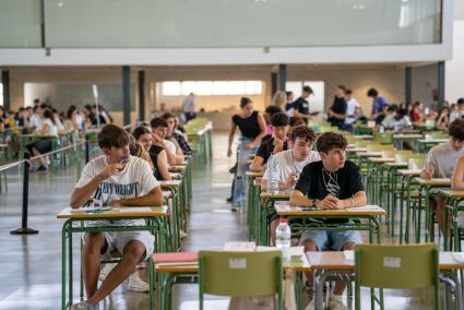 Imagen de archivo del último examen de Selectividad el pasado mes de junio, en Ibiza.