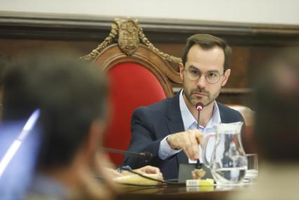 El agua, muy presente en el pleno celebrado el miércoles.