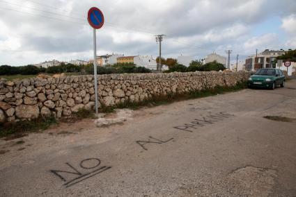 Ha aparecido una pintada en contra del futuro parking de Sa Coma