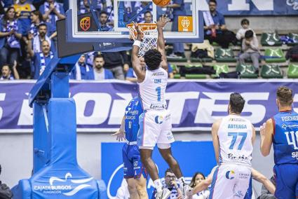 El escolta estadounidense Jalen Cole ha debutado este domingo con el Hestia Menorca.