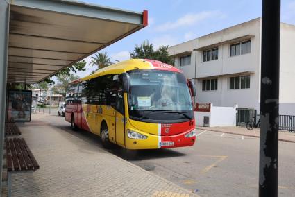 El transporte de viajeros en autobús funciona este jueves con normalidad en Menorca