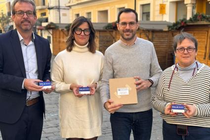 El alcalde de Maó, con representes de Ascome y Mô Comercial.