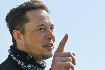 Elon Musk cree que sería "interesante" un servicio de correo electrónico de X