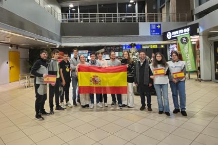 Delegación española en la Olimpiada Científica Juvenil de Bucarest