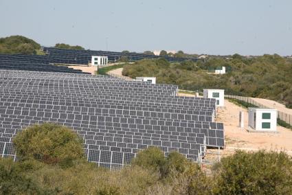 El plan piloto que se puso en marcha en julio del año pasado han permitido agilizar la tramitación de 932 expedientes vinculados a la instalación de placas solares en Baleares.