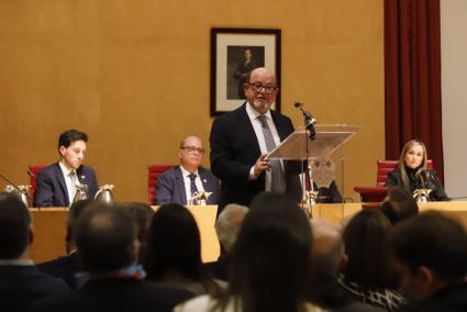 Huguet, durante su intervención en el acto institucional