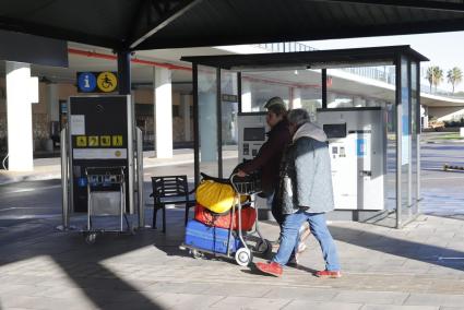 El exceso de plazas vendidas ha afectado a una docena de personas.