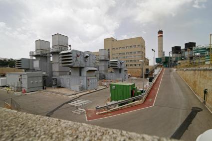 Imagen de archivo de las instalaciones de la central térmica de Endesa en el puerto de Maó.