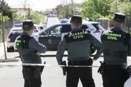 Agentes de la Guardia Civil en Oviedo.