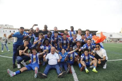 El Sporting celebrando el titulo.