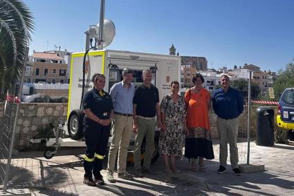 La nova estació transportable es va presentar a Ciutadella.