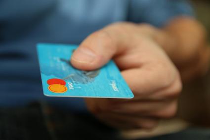 Sacar dinero en efectivo del cajero cambia a partir del 28 de junio: esta es la nueva normativa