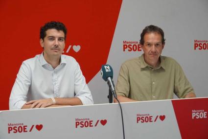 Pepe Mercadal y Marc Pons, en la sede del PSOE.