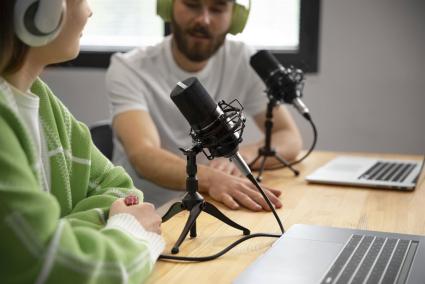 El 86% de los españoles escuchan pódcast de manera recurrente, con el misterio, historia y humor como temas favoritos