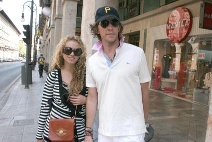 PAULINA RUBIO JUNTO A SU MARIDO, NICOLAS VALLEJO NAJERA