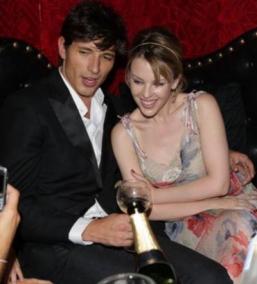 Kylie Minogue y Andrés Velencoso