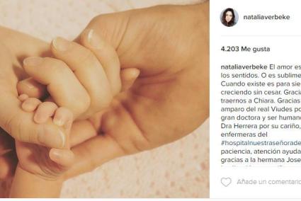 Natalia Verbeke presenta a su hija Chiara