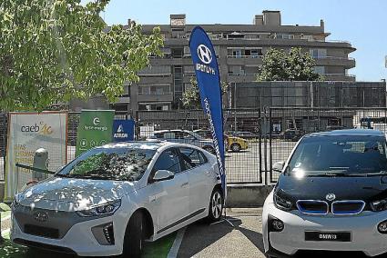 Proa Grup, presente en la inauguración de un punto de recarga en la Caeb