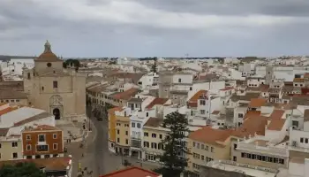 Vista general de viviendas en Maó.