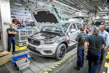 Volvo inicia la producción de su primer SUV premium compacto