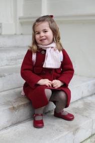 La princesa Carlota va a la guardería