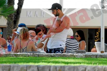 Higuaín presume de amor en Mallorca