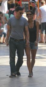 SOLLER. CINE. HALLE BERRY Y OLIVIER MARTINEZ PASEAN SU AMOR POR EL CENTRO DE SOLLER