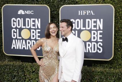 Irina Shayk y Bradley Cooper en los Globos de Oro.