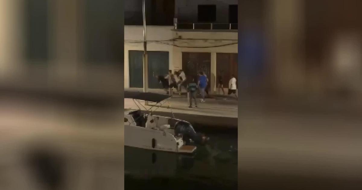 Una nueva pelea multitudinaria en el puerto de Ciutadella con heridos y al menos un detenido